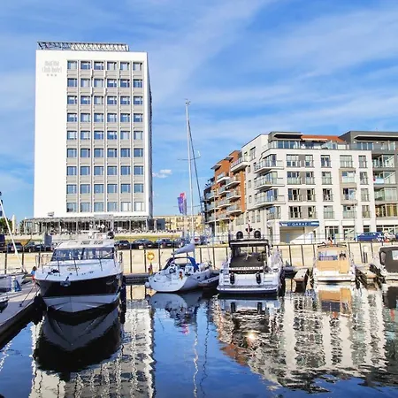 Szafarnia 10 Old Town 호스텔 *