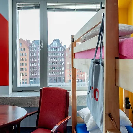 Szafarnia 10 Old Town 호스텔 *