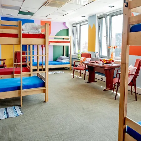 Szafarnia 10 Old Town 호스텔 *