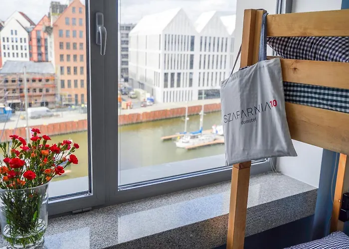 Hostel Szafarnia 10 *