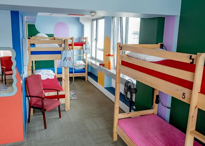 Hostel Szafarnia 10 *